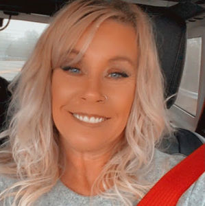 Meet your Posher, April